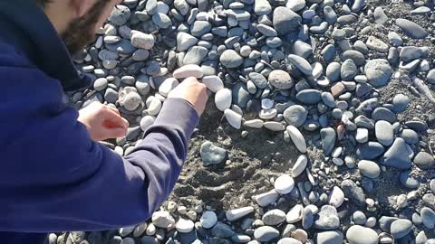 Drawing using rocks and imagination