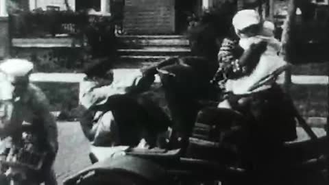 "Flivvering" - a silent comedy movie from 1917