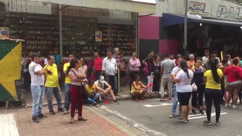 Informales protestaron contra el Plan Maestro de Espacio Público en Bucaramanga