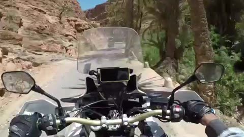 moto adventure desert