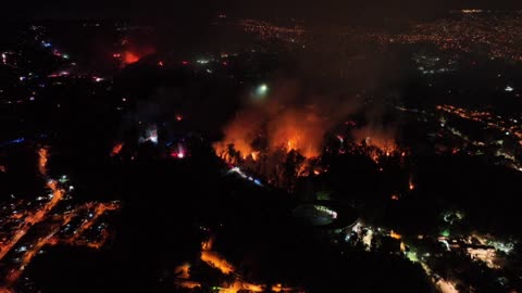Incêndio em Viña del Mar deixa dois mortos e atinge 400 casas | AFP