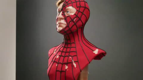 Timelapse of the Spider-Man sculpture