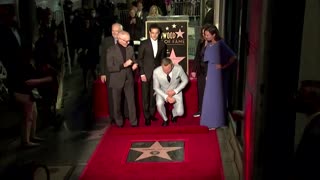 Daniel Craig gets Walk of Fame star