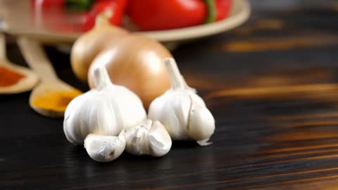 Benefits of garlic on an empty stomach for slimming and cancer prevention