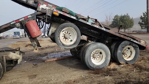 Ace Roll Off Trailer Lift Cylinder retracting