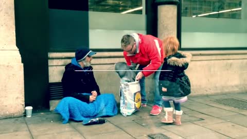 How two little girls made a homeless man's Christmas