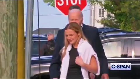 Creepy Sleepy Joe with his grand daughter on Mother's Day🤮