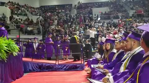 Soldier surprises sister at high School graduation