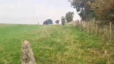 How to charge your energy at Avebury stones, Wiltshire! 🇬🇧🐍✨️