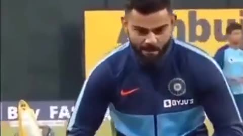 Virat Kohli ! | guess who is he mimicking ? | Cricket funny video | watch till end 😂 #Shorts
