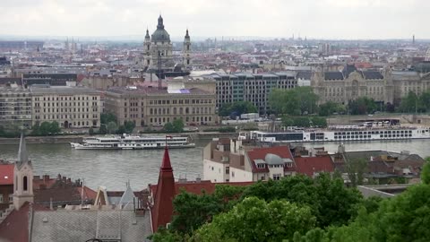 Hungarians seek work around the EU amid political turmoil