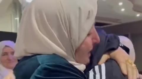 EMOTIONS OF A MOTHER WHEN SEE HIS CHILDREN RELEASED FROM ISRAEILE DETENTION