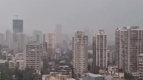 Unbelievable Up-Close Lightning Capture: Witness the Power of Big Bolts!