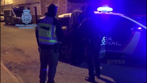Machete Waving Jihadi Threatening an 'Allahu Akbar' Christmas in Spain Arrested