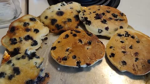 Blueberry pancakes to freeze ..yum