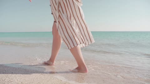 Satisfying and relaxing vedio beach walking