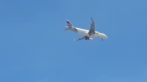 Airbus A320 PR-TYV na final antes de pousar em Fortaleza vindo de São Luís(Maranhão)