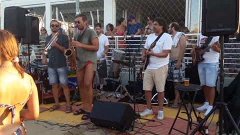 Live brasilian music on the beach, Beto Banda, 🌞Dance 🎶🎷🎸🍻🎺#enamorada