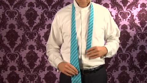 How to Tie a Full Windsor Knot