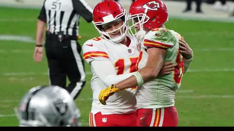 Patrick Mahomes, Kansas City Chiefs break out of offensive slump, hang 41 points on Las Vegas Raide