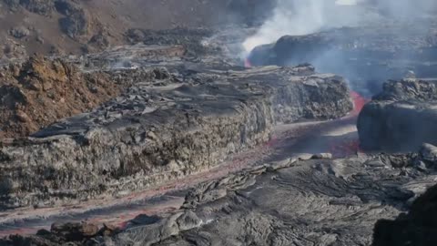 captures volcanic eruption - FIRE ISLAND