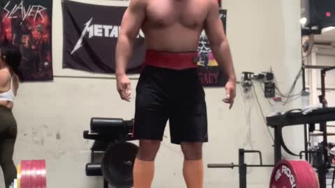 700 pound deadlift