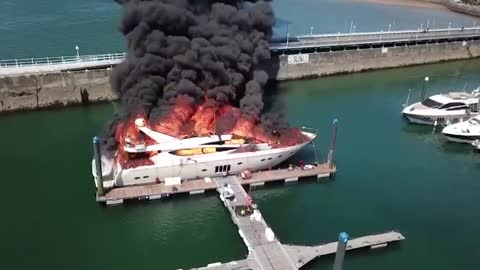 Huge ‘fireball’ rips through £6M super yacht as smoke clears popular beach