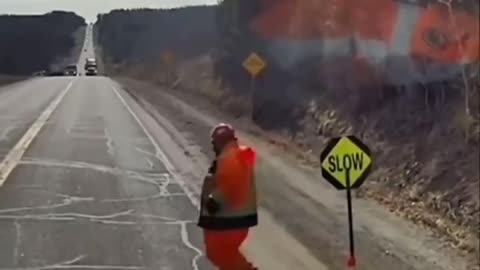 This Road Worker's Super Fast Reflexes Saved His Life