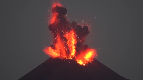 Mesmerizing & Rare Occurrence Of Volcano Eruption with Lightning Captured In Indonesia!!!