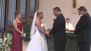 Couple can't stop laughing wedding fail