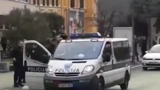 Pogledajte dramatični trenutak hapšenja: Muškarci pokušali opljačkati banku u BiH!