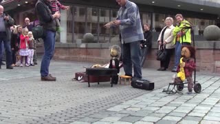 Very funny marionette street performer