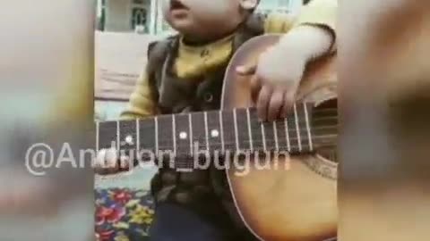 Live performance of a five-year-old boy.