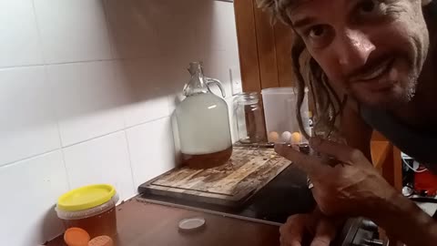🤠 CHEF YOBBO 🐝 How to make 🍯 HONEY MEAD 🥃 Cook'n 4 BLOKES ONLY 🤙