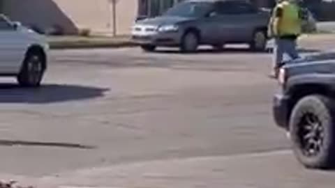 WTF - GUY SHOOTS GUY IN TRUCK , DOESNT END WELL - FAFO