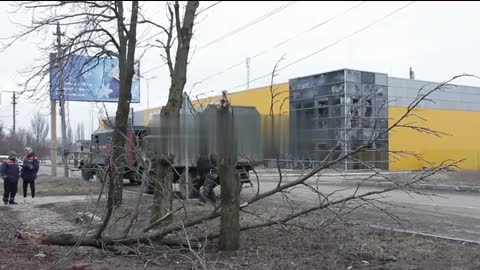 Ukraine: Tochka-U rocket wreckage falls into private garden in Donetsk