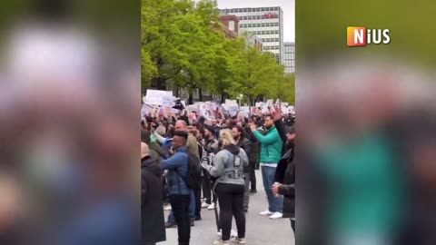 Hundreds of Islamists are demonstrating in Hamburg, Germany.