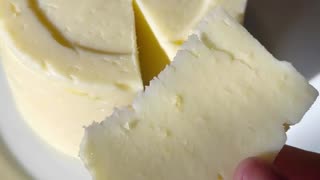 105-Queijo mussarela caseiro com amido de milho, manteiga, queijo mussarela picado