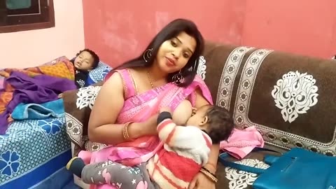 Desi Mom Best way to feed her baby 🤱🍼🙏