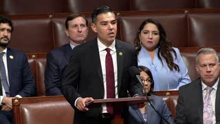 Rep. Garcia introduces resolution to expel Rep. Santos from Congress