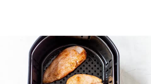 Chicken Breast In Air Fryer | JUICY Air Fryer Chicken Breast #shorts