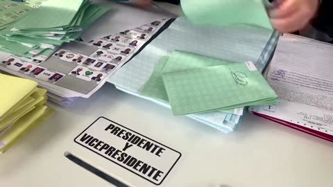 Guatemala begins presidential ballot review