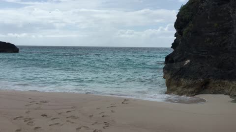 ON MY PRIVATE BEACH....TIME TO RELAX...CHECK OUT THE CLEAR WATER..