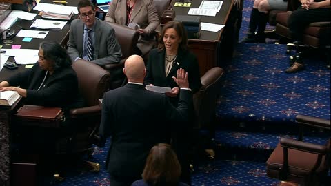 Former NE Gov. Pete Ricketts sworn into Senate