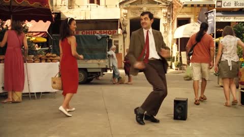 Incredible Street Performers! - Mr Bean's Holiday - Mr BeAN