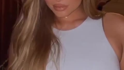 Kylie Jenner Kiss
