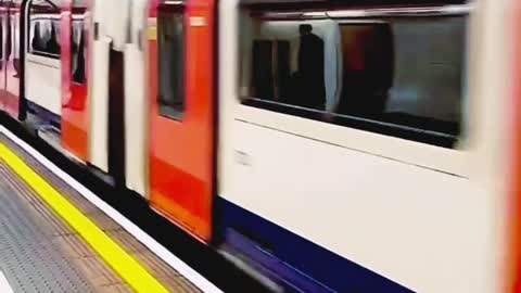 Beautiful LondonTube #Travel in London