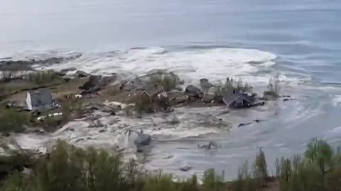 Dramatic Video Shows Landslide