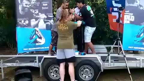 Armwrestling NZ, The Bro having a Go