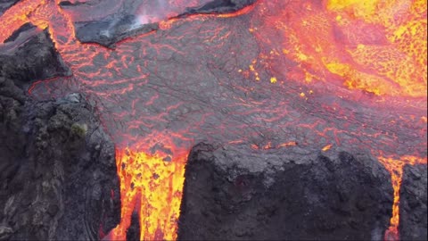 Sound of volcanic eruption- Large lava flows